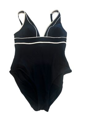 Sporty Sea Level Australia Ribbed/ Deep V Black One-Piece Swimsuit Size 8